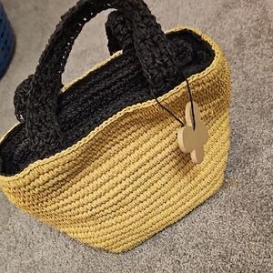 Black and Tan Woven Straw Tote Bag with Sturdy Handles #D9